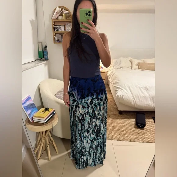 Elegant Blue and Black Women's Skirt - Picture 7 of 10